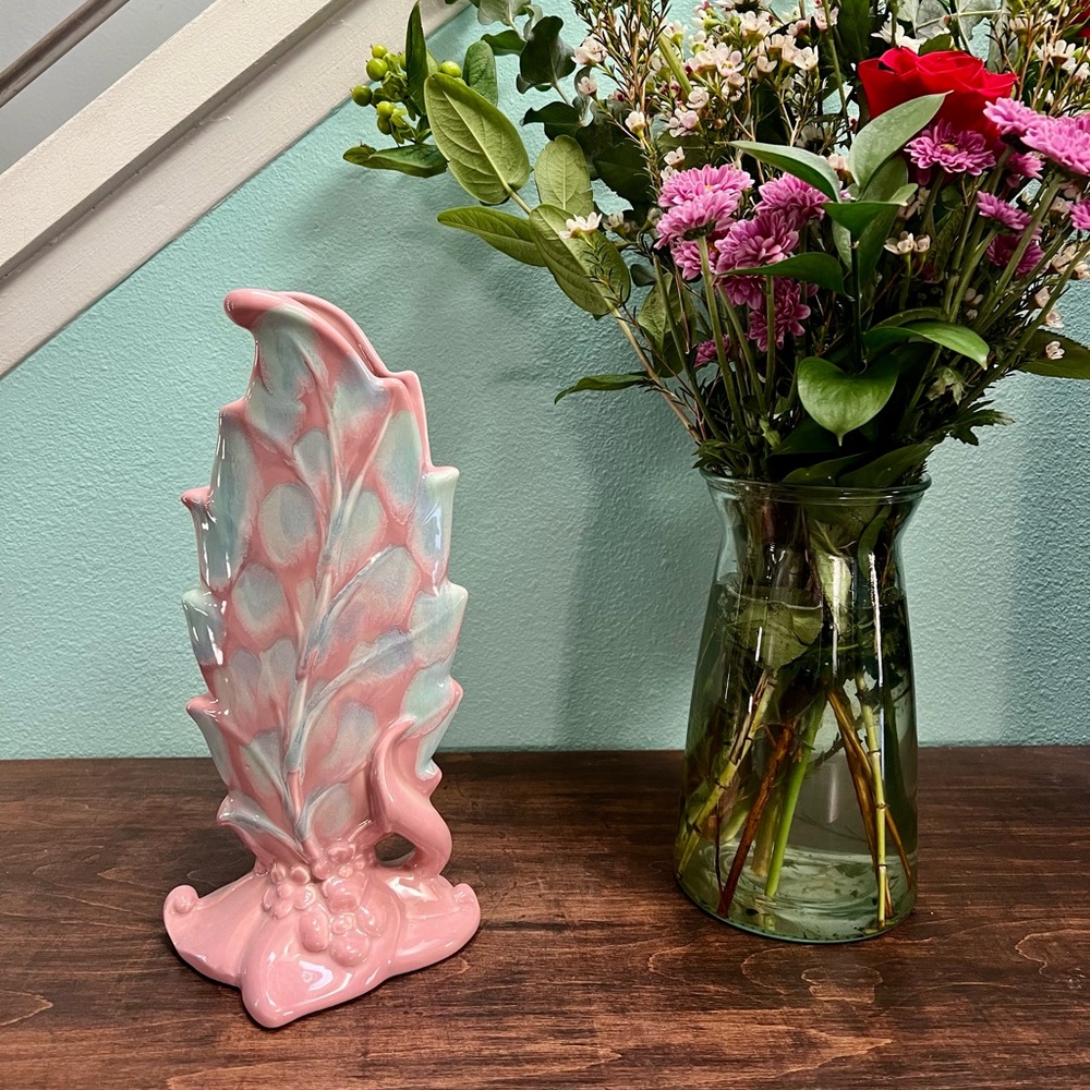 Vintage Royal Haeger leaf vase